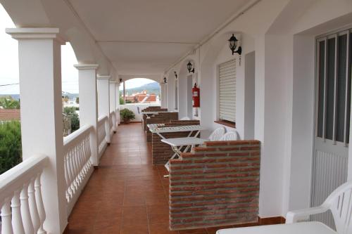 Apartamentos Bolonia Paraiso - image 4