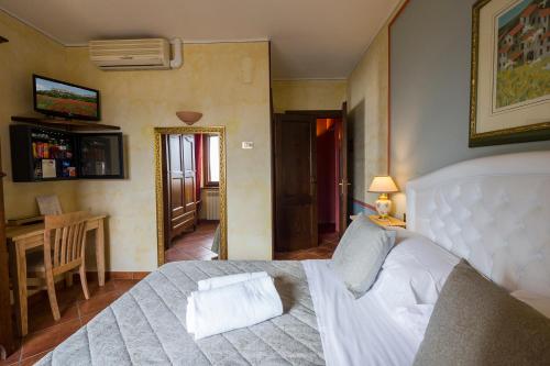 Double Room with Spa Access image 7