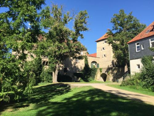 Engels Hof 11.3km von Querenhorst entfernt