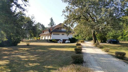 La Belle Chaumière - Accommodation - Bretagne-de-Marsan