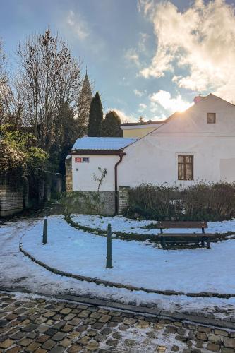 Prague Days - Cozy House near Prague Castle with Desk and Balcony - image 9