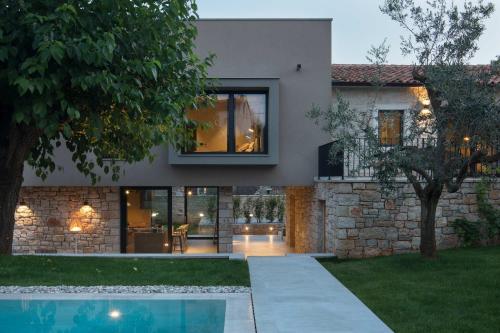 Iekārtas, Villa Forma in Kirmenjak