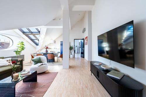 Prague Days - Three Bedroom Apartment with Terrace and AC - image 7