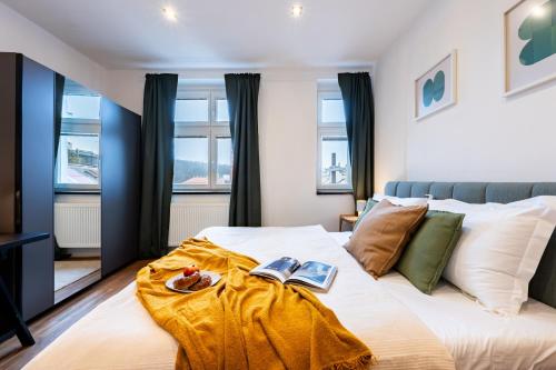 Prague Days - Two Bedroom Riverside Apartment with Gramophone - image 2