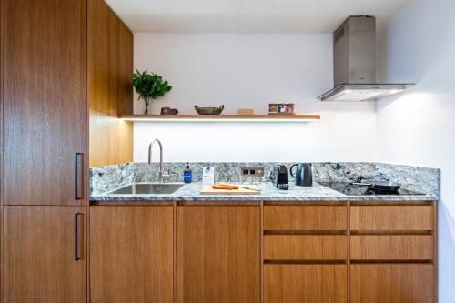 Prague Days - Two Bedroom Riverside Apartment with Gramophone - main image