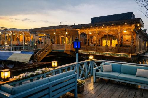 The Heritage Group Of Houseboats - Hotel - Srinagar
