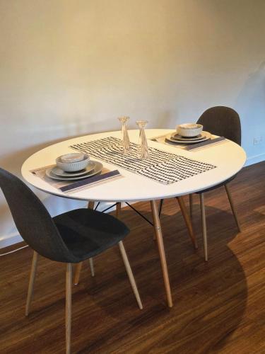 Sadržaji, Leafy Suburb Oasis with Comfort and Charm in Upper North Shore