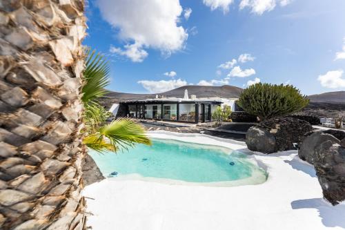 beranda/teres, La Geria Suites in Uga