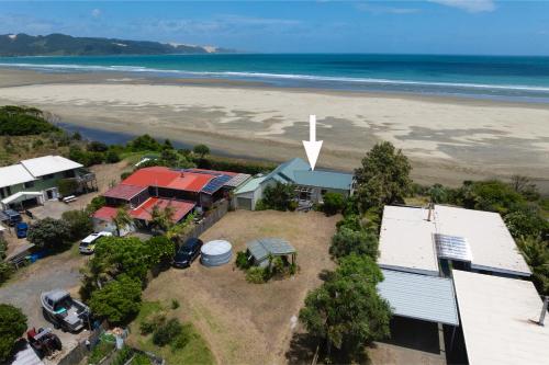 Viesnīcas āriene, Tides and Time Bach - Ahipara Holiday Home in Ahipara