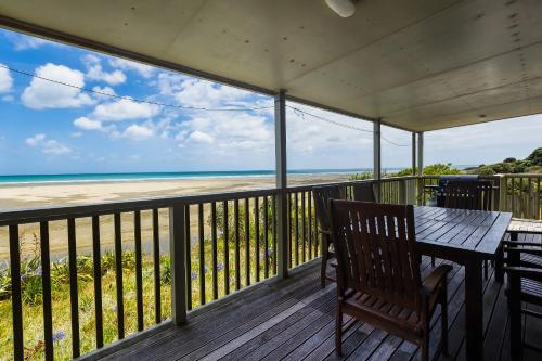 Viesnīcas āriene, Tides and Time Bach - Ahipara Holiday Home in Ahipara