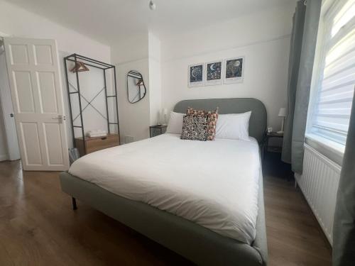 Liverpool Daffodil House - 3 Bed - Close to Sefton Park & Lark Lane in Toxteth