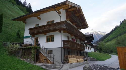 B&B Mayrhofen - Ferienwohnung SEPP - Bed and Breakfast Mayrhofen