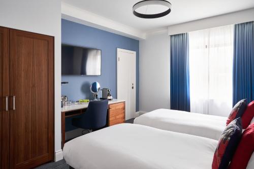 room detail thumbnail 1