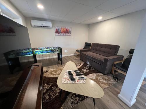 Evergreen Escapes 4 BR with Game Room, Firepit near Kalahari and Camelback in Tobyhanna Township (PA)