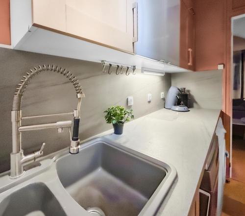 Appartement proche Paris, parking, centre-ville in Шатільйон