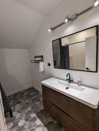 Carriage House Apartment Close to Legoland NY in 戈申