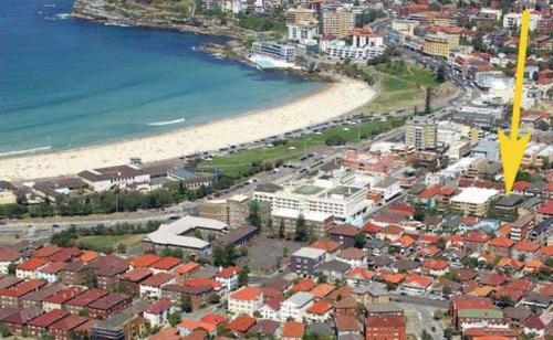 Bondi Beach Breeze - New Listing with parking - image 4