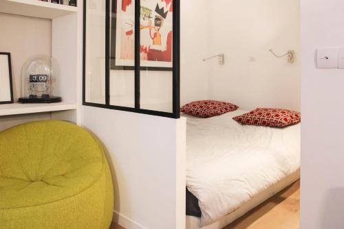 Bright and central studio for 4 in Paris - image 12