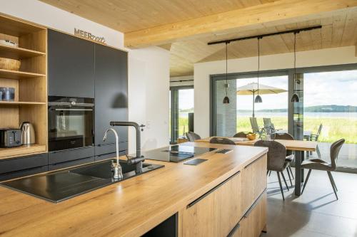 Ferienhaus am See LUV - Vogteihof am Bodden in Bergen auf Rügen, Deutschland