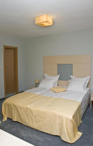 Hotel 4 Zona – Sofia, NY