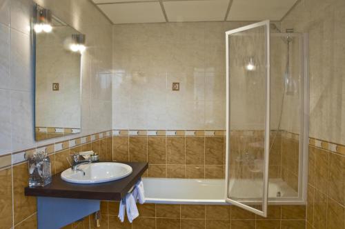 Hotel 4 Zona – Sofia, NY