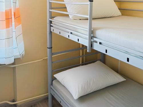 Hostel Oliwka - Metro Świętokrzyska – Warsaw, VT