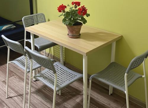 room detail thumbnail 2