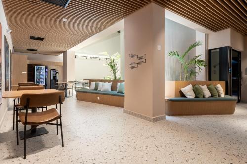 Lobby, Tabas - Cena Carioca near Emporio Sabor