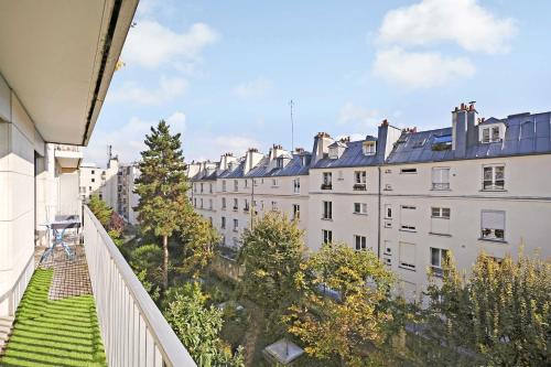 Spacious parisian apartment - 2BR 4P – République