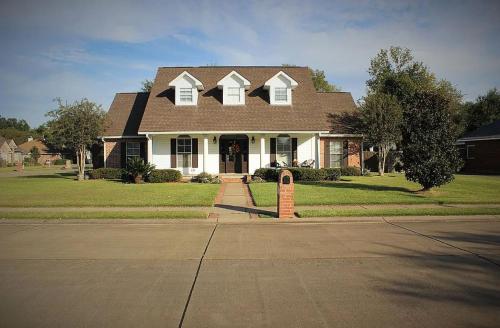 West Point Retreat in South MacArthur