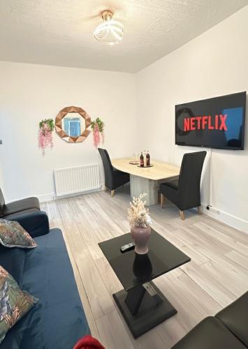 Spacious Escape 3 Bed Free Parking Ultra Fast WiFi – khách sạn tại Benwell & Scotswood