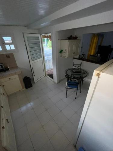 Appartement charmant à Le François 80 m² vue sur jardin - image 4