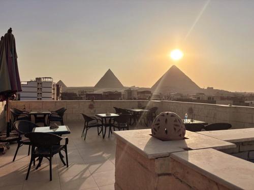 ハッサン ピラミッズ ホテル＆ルーフトップ (Hassan Pyramids Hotel&Rooftop) in ギザ
