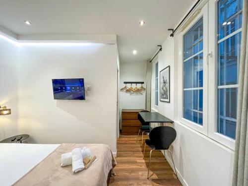 UrbanFlat 207 - Beautiful Studio in the center of Paris - image 6