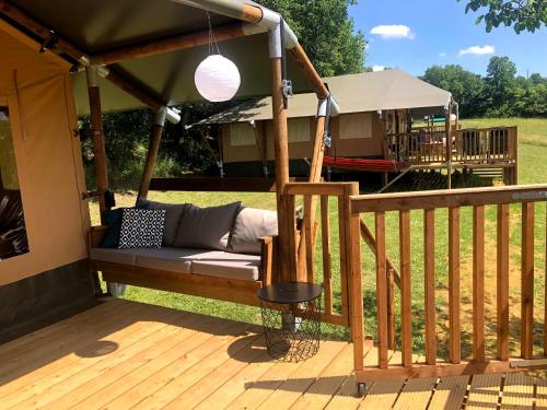 Hébergements insolites avec piscine au cœur de la nature dans un domaine familial (Hebergements insolites avec piscine au cœur de la nature dans un domaine familial) in 戈迪