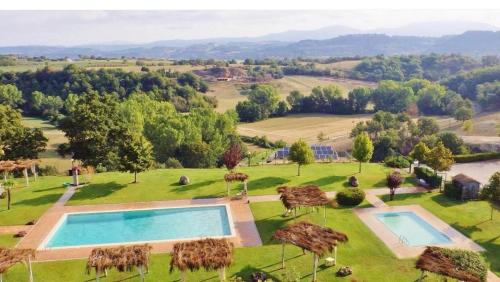 泳池, Agriturismo Rio Coverino in 希維塔卡斯特拉納