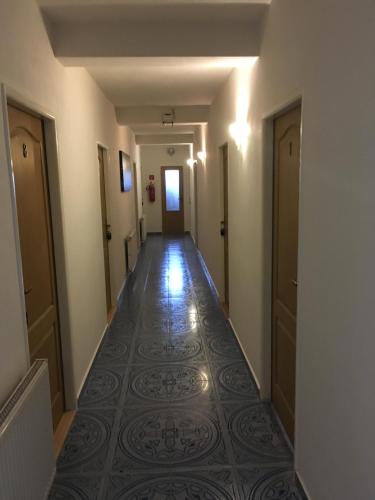 Harry's city MOTEL - image 5