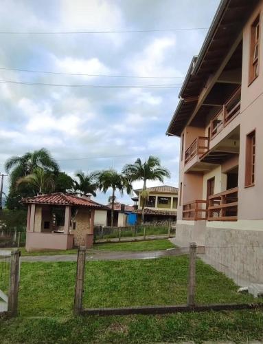 2 bedrooms, 4 beds