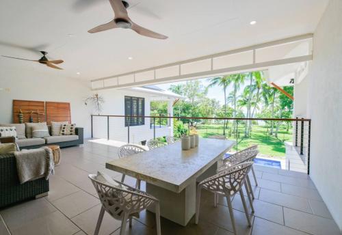 BIG Beach House Tranquility – khách sạn tại Bãi biển Kewarra