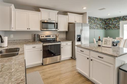 Quiet & Comfy Spring Hill Townhome w/ WFH Setup in Springhila (TN)