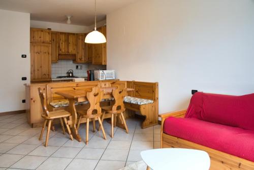 Iekārtas, Cassina Lavallee 8 in Cassina Valsassina
