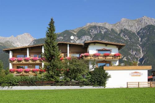  Chalet Cristall, Pension in Leutasch