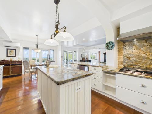 Luxurious Villa Duplex in Quiet East End in Santa Cruz