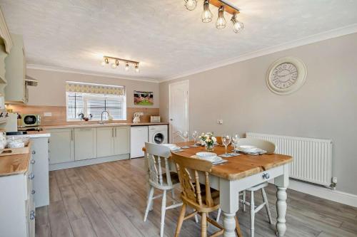 Iekārtas, 2 Bed in Gimingham oc-h27869 in Trimingham