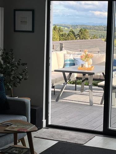 Stylish 3 Bedroom with Balcony and Amazing View in 多勒