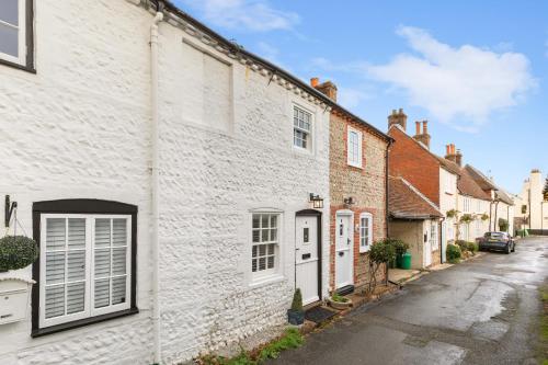 The Baker's Snug - Angmering Grade II Listed Cottage - 1 Bed Retreat, Dog friendly in 安格默林