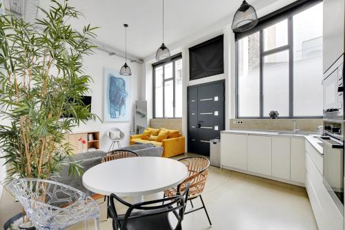 Duplex Loft Montmartre -18th - image 12