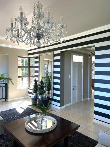 Luxury Seabreeze Villa, Eden Rock Estate, Pennington in Imbabala Forest Estate