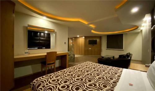 room detail thumbnail 1