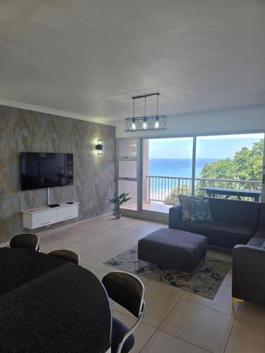 101 Camarque - 3 Bedroom Beachfront Apartment In Umdloti - 180 Degree Sea Views, Umdloti (foto 7)
